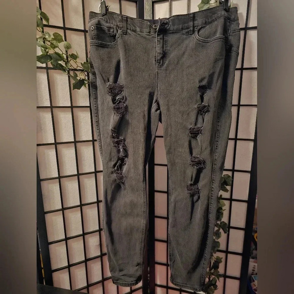 Torrid Bombshell Skinny Jeans size 20R - Picture 1 of 4